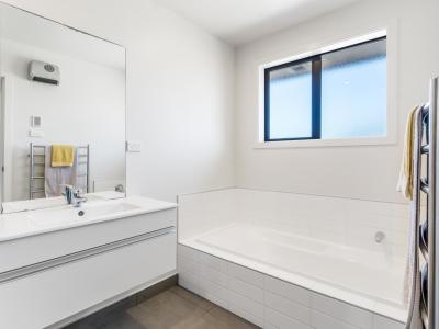 32 Welsh Road, Winton