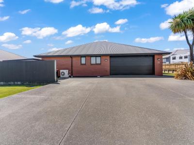 32 Welsh Road, Winton