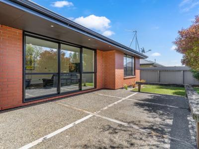 32 Welsh Road, Winton