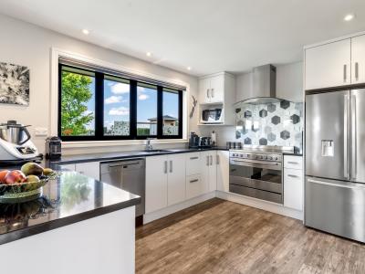 65 Racecourse Road, Winton