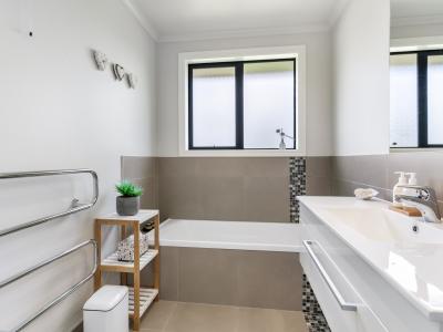 65 Racecourse Road, Winton