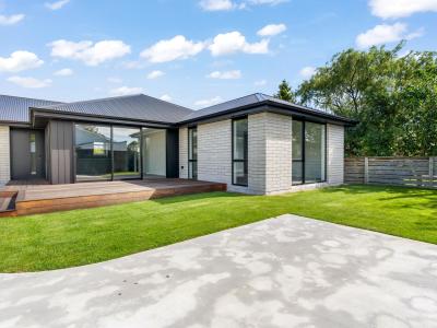 33-home-street-winton