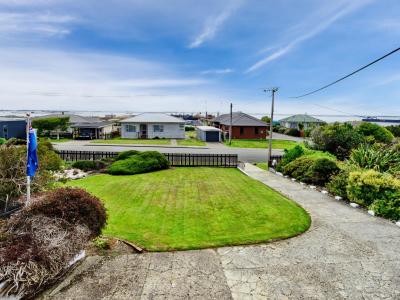 236 Foyle Street, Bluff