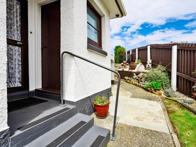 236 Foyle Street, Bluff