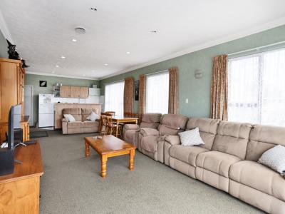 236 Foyle Street, Bluff