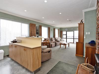 236 Foyle Street, Bluff