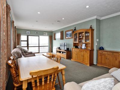 236 Foyle Street, Bluff