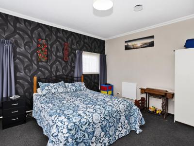 236 Foyle Street, Bluff