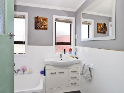 236 Foyle Street, Bluff