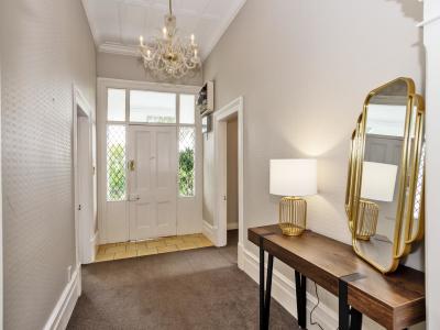 19 Albert Street, Gladstone