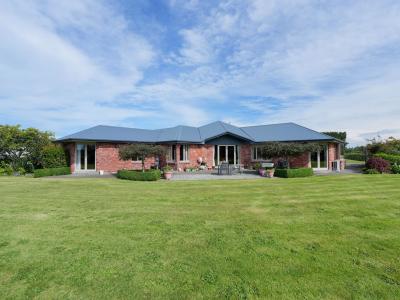 44-short-road-west-plains