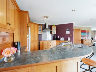 44-short-road-west-plains