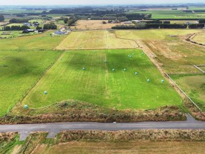 35 Dairy Way, Seaward Bush