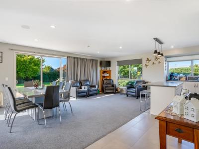 33 Longwood Drive, Winton