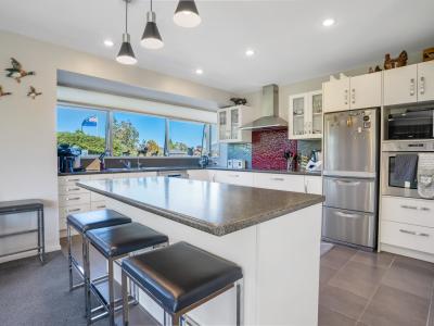 33 Longwood Drive, Winton