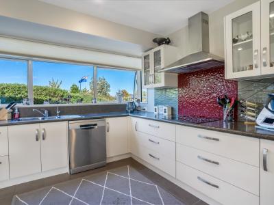 33 Longwood Drive, Winton