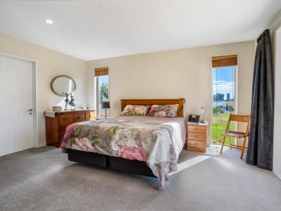 33 Longwood Drive, Winton