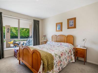 33 Longwood Drive, Winton