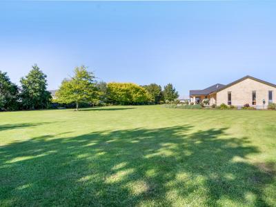 33 Longwood Drive, Winton