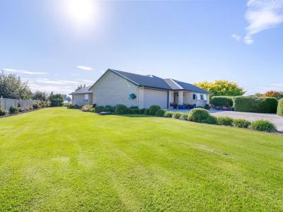 33 Longwood Drive, Winton