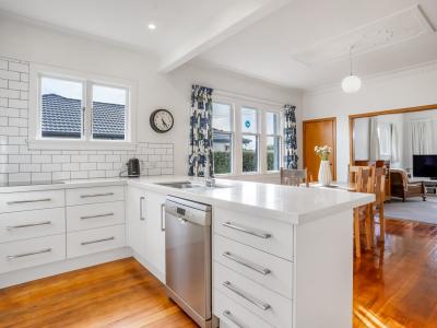 15 Home Street, Winton