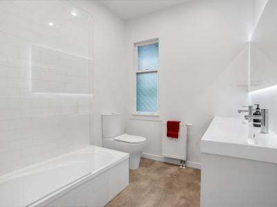 15 Home Street, Winton