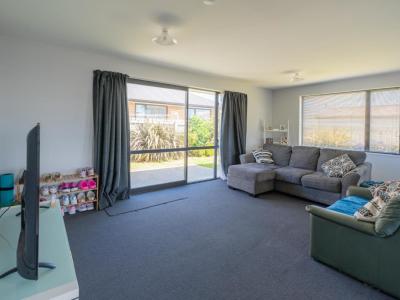 18c-redmond-street-gore-surrounds