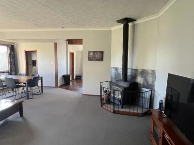 7-high-street-gore-surrounds