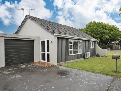 57-russel-street-gladstone