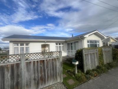 23a-duke-street-east-gore-surrounds