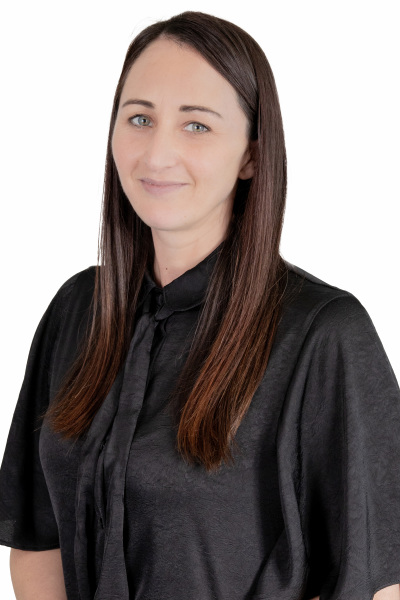 Jacqui Eveleigh (Phone 021 511 775)