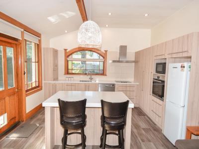 54-earnslaw-street-avenal