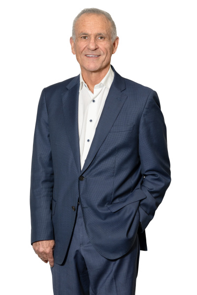 Hamish McKay (Phone 021 641 165)