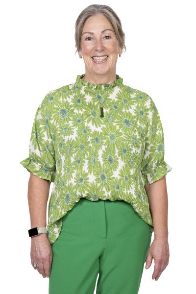 Niki Neal (Phone 021 348 677)