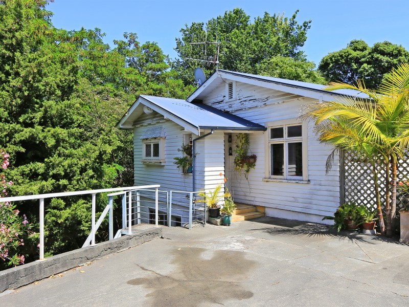 2-convent-road-bluff-hill