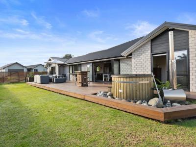 3-olive-close-omokoroa