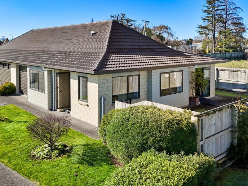 7-ashmore-park-road-carterton