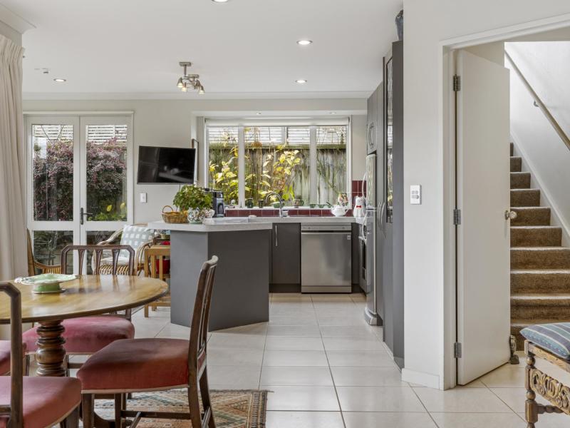 12a-gradwell-place-two-mile-bay