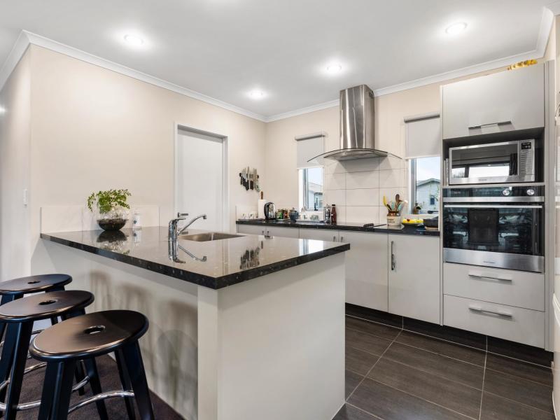 3-drake-crescent-awatoto