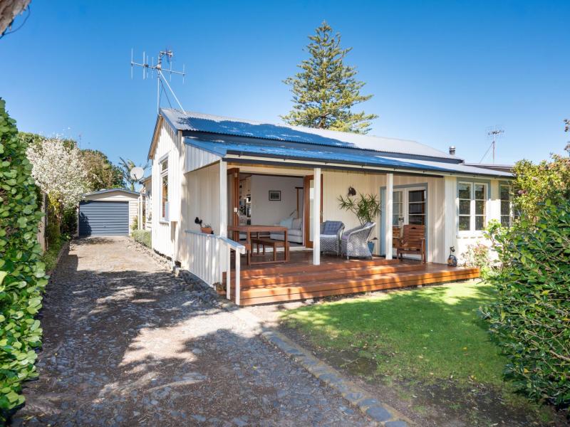 40-pipi-street-te-awanga