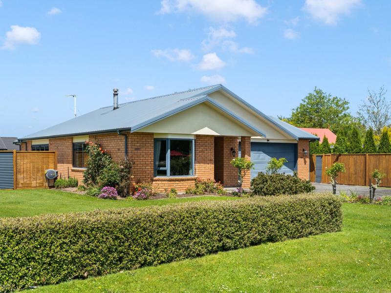 77-reading-street-greytown