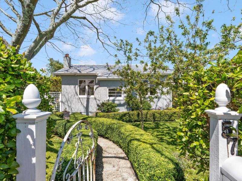 57-reading-street-greytown