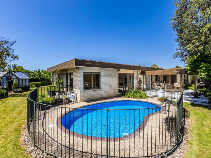 12-weathers-place-taradale