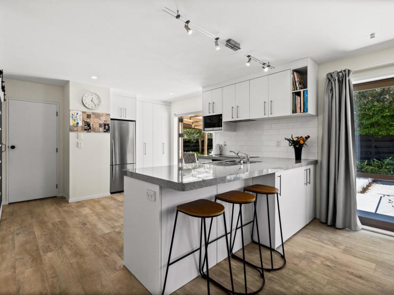 12-weathers-place-taradale