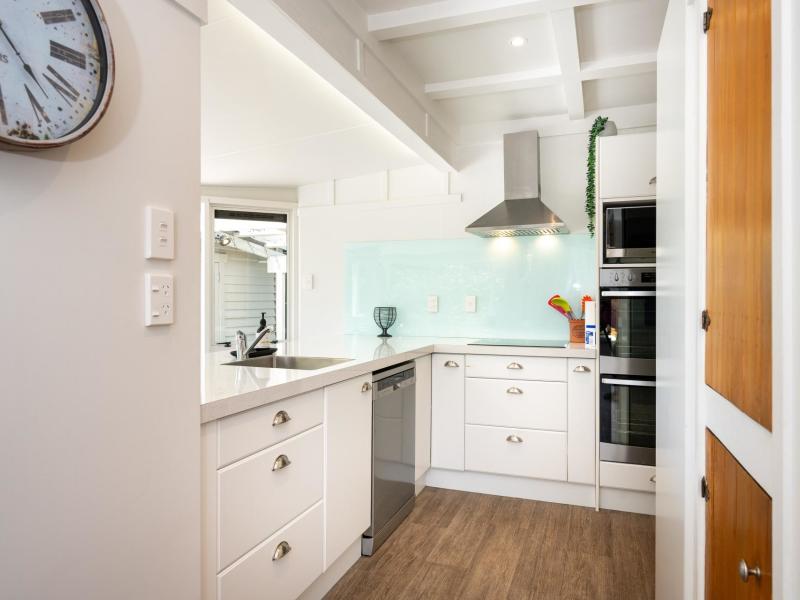 38-kuku-street-te-awanga