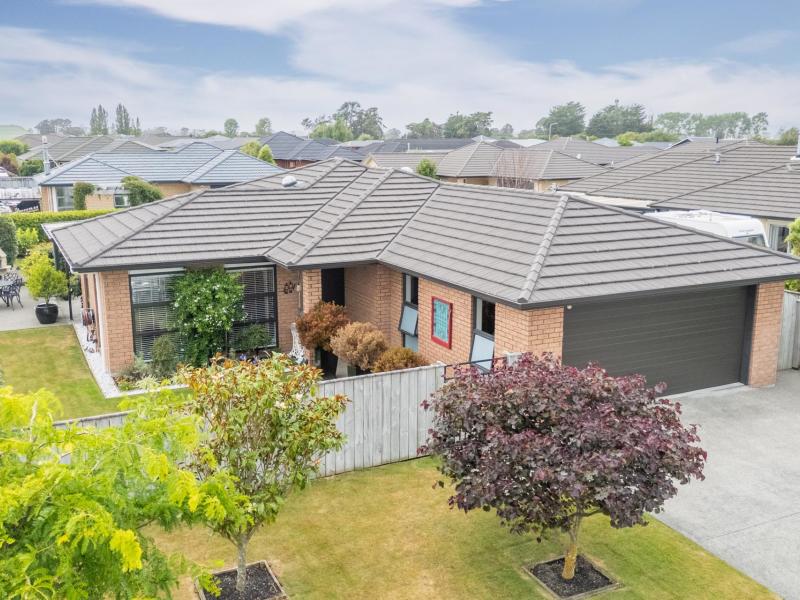 8-austin-reid-avenue-carterton