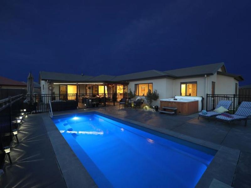 12-inglis-place-mahora