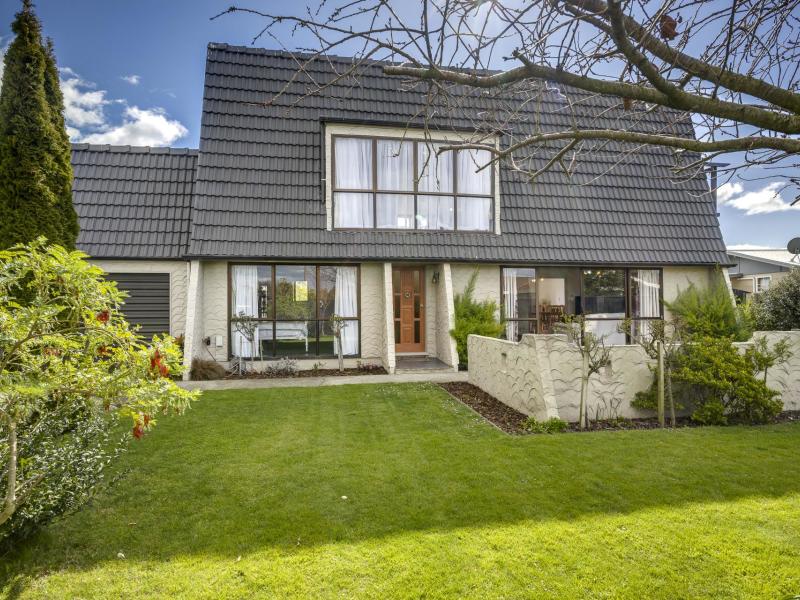 14-bassett-place-taradale