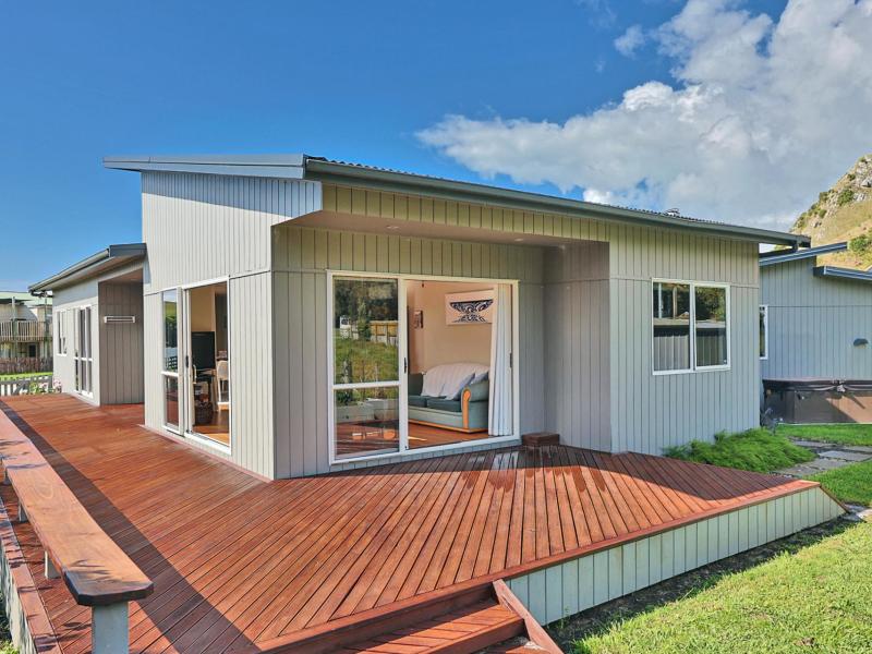 9-john-ross-place-kairakau-beach