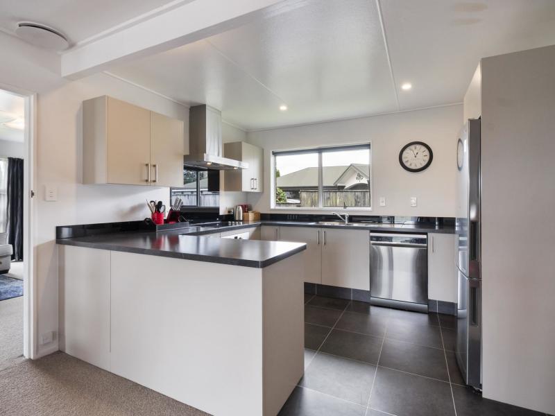 10-suffolk-crescent-feilding